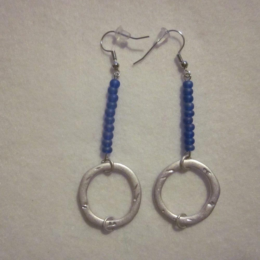 NWOT. Seed Bead Dangle Earring